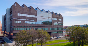 Bild på Lindholmens gymnasium